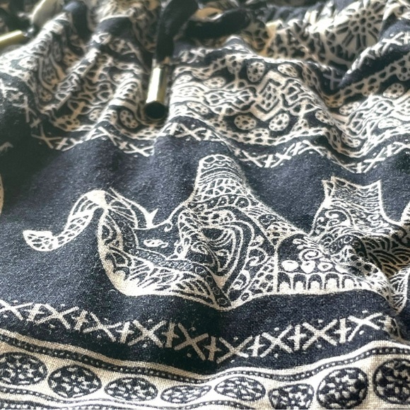 *3/25* Urban Coco shorts paisley elephant‎ pattern size xl - Picture 3 of 8